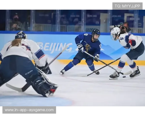 冰球门将扑救堪比超英，赛后获封神